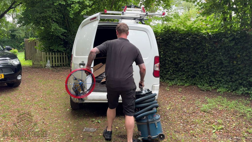 Schoorsteen onderhoud Ridderkerk ladder bus Schoorsteen onderhoud Ridderkerk ladder bus